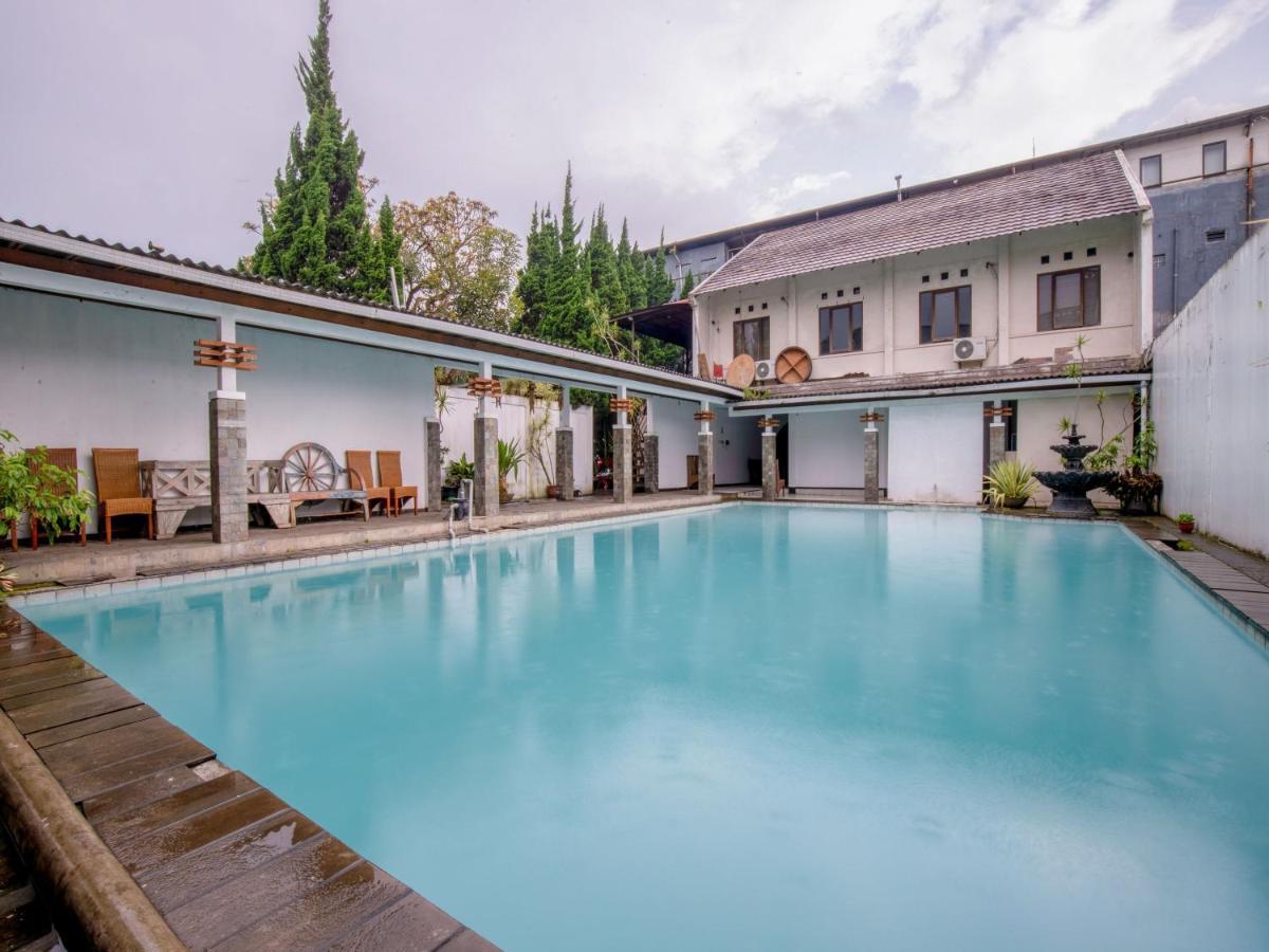 Takashimaya Hotel & Convention Lembang Exterior foto
